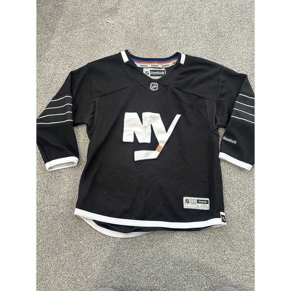 New York Islanders Black Reebok Jersey Youth Large/Xlarge
